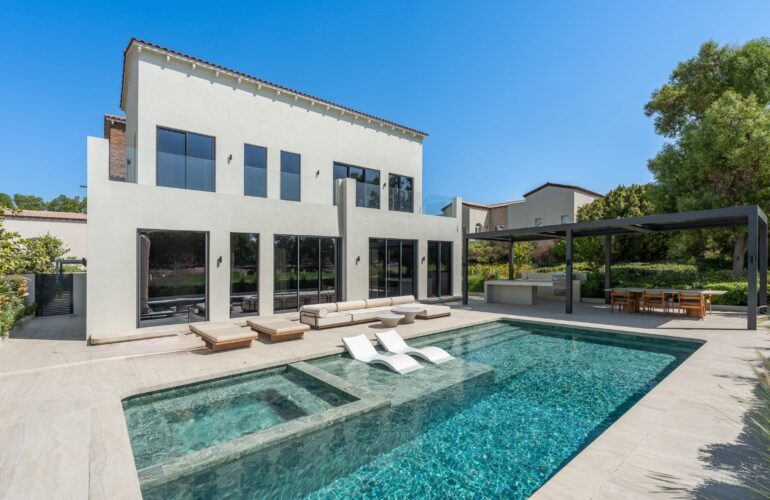 Properties Sidebar v10 - 17